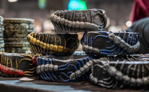 Поилка круглая из искусственного камня Scaled Scolopendra Drinking Bowl 26 см (Серебряная)